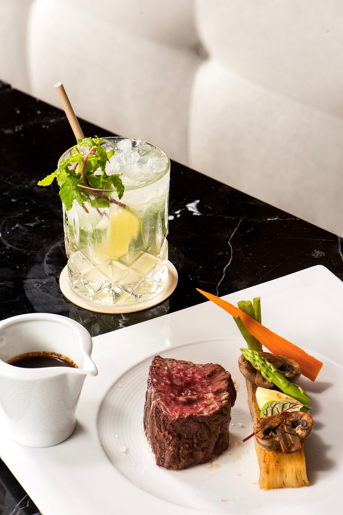 The Sail Rooftop Restaurant & Bar — Tầng 28 Đà Nẵng