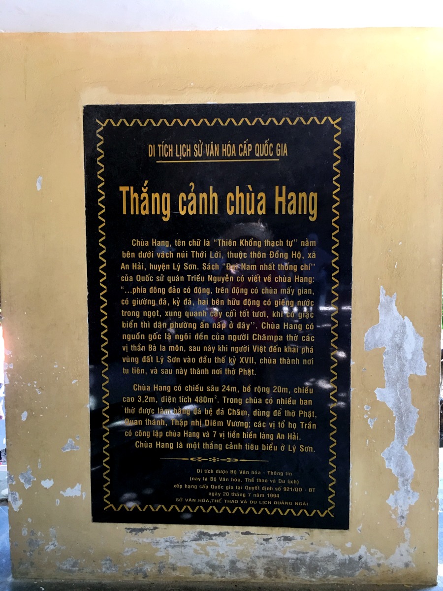 Bảng di tích lịch sử văn hóa Chùa Hang Lý Sơn