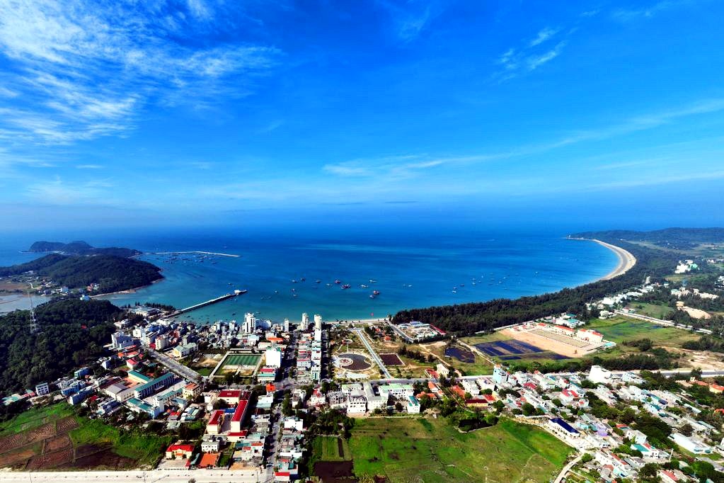 Toàn cảnh đảo Cô Tô nhìn từ trên cao