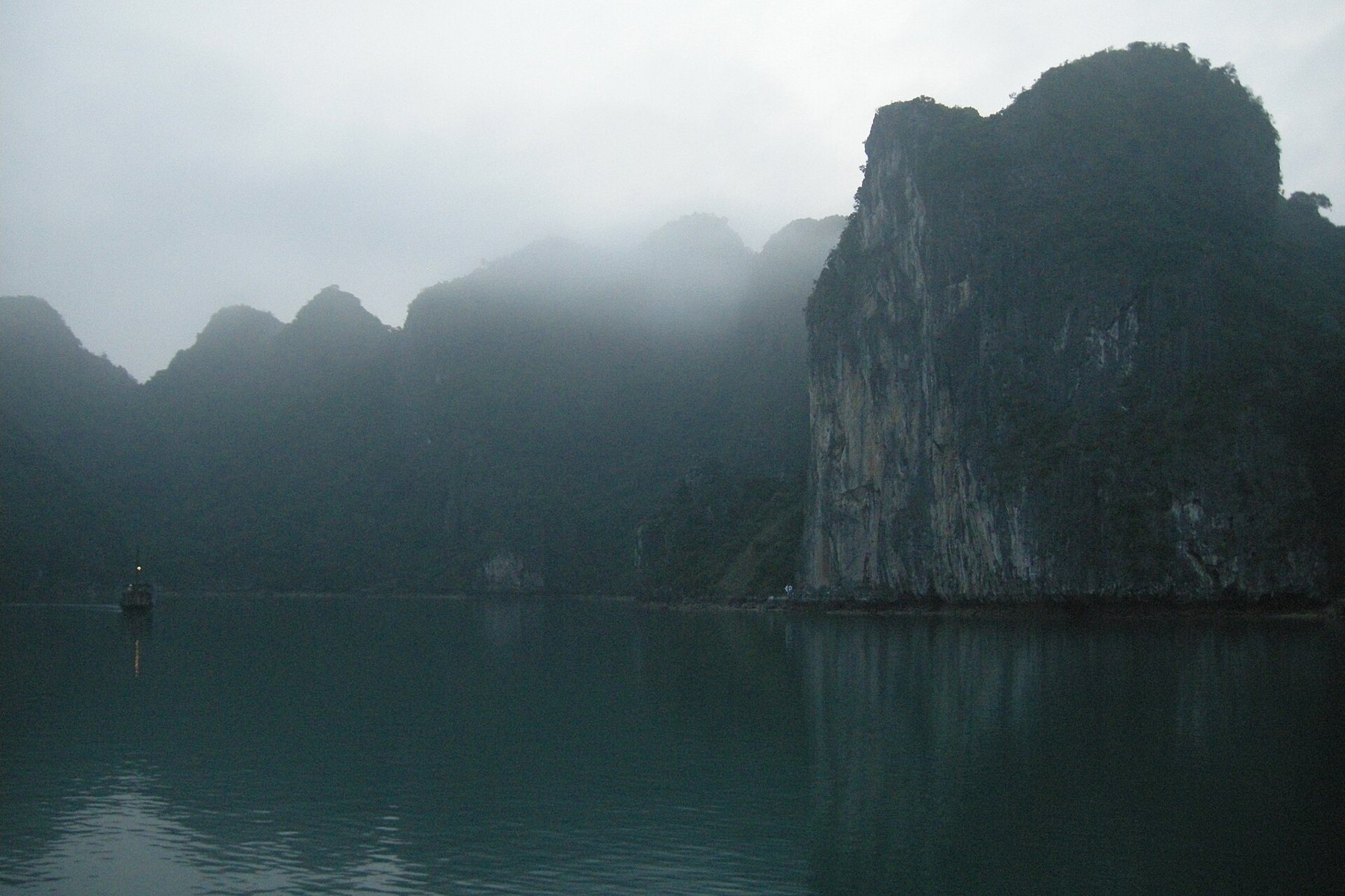 Chi tiết đáng chú ý ở Halong Bay