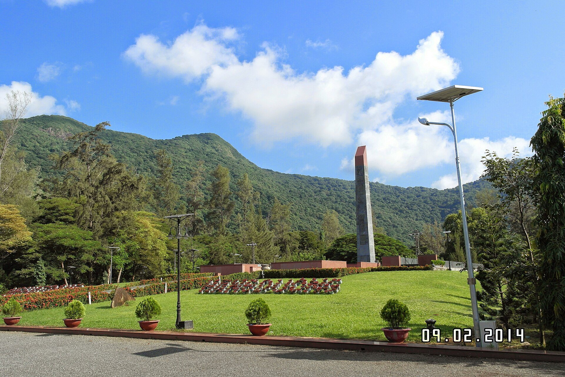 Nghĩa trang Hàng Dương Côn Đảo - mở bài tại Côn Đảo, Bà Rịa - Vũng Tàu