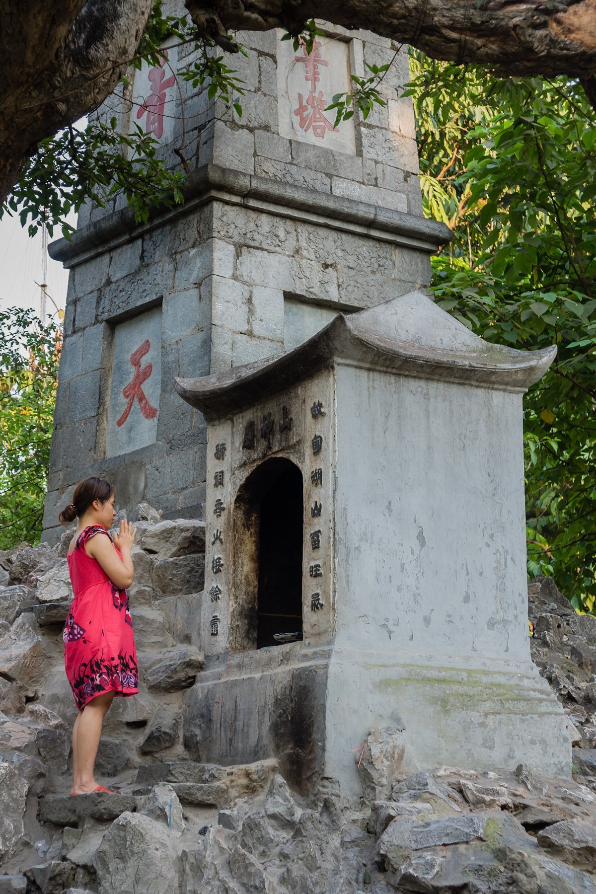 Tổng quan Hoan Kiem Lake (Lake of the Restored Sword)