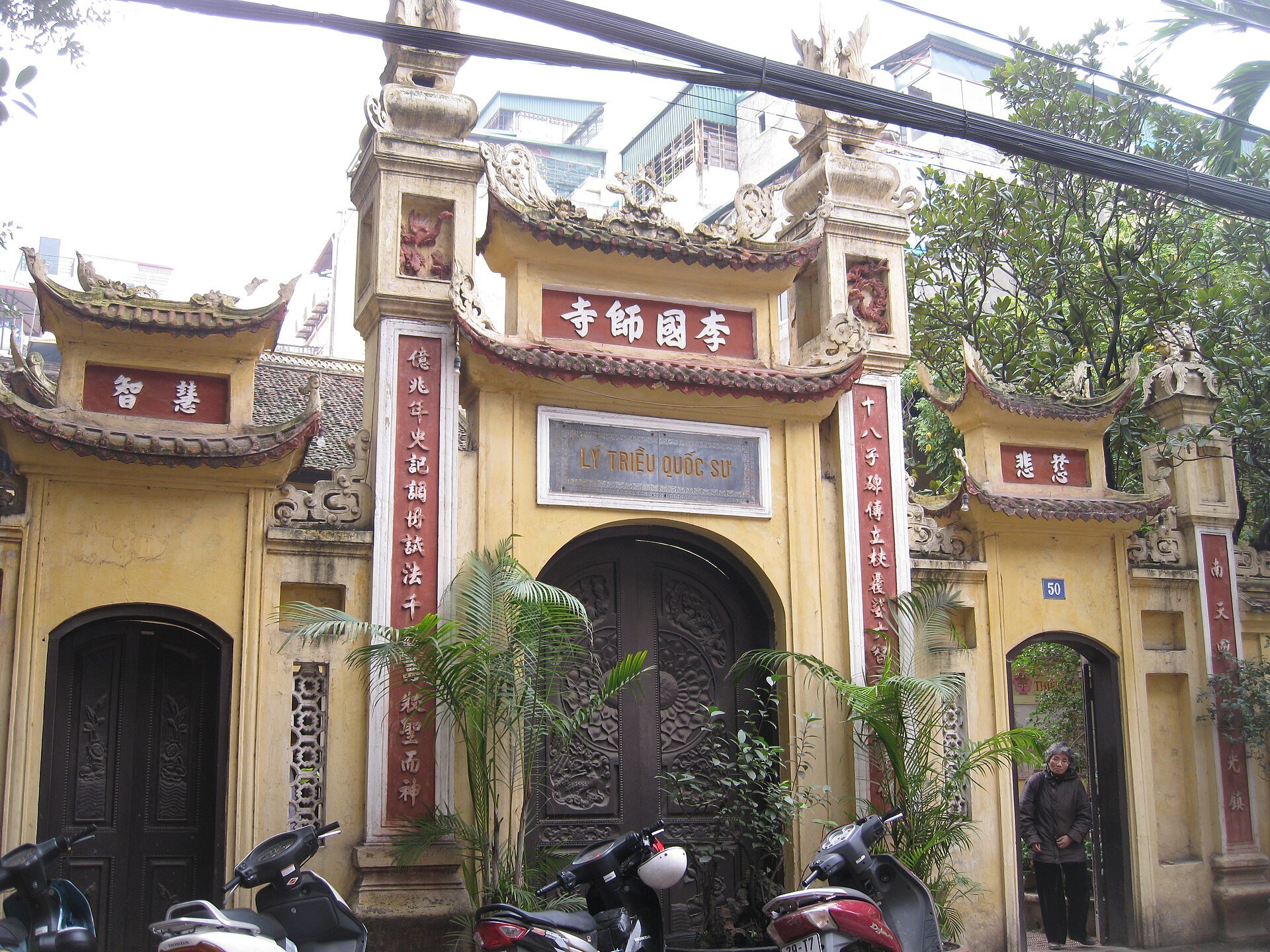 Chùa Lý Quốc Sư Hà Nội - điểm chùa nhỏ giữa phố cổ