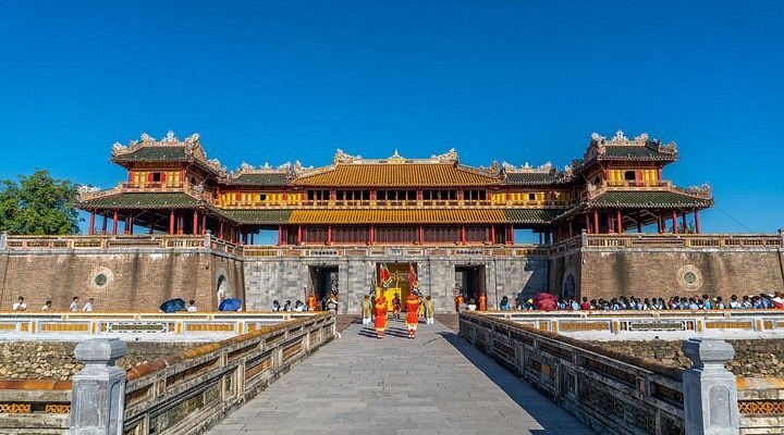 Lầu Thái Bình ở Huế: giờ mở cửa, trải nghiệm và mẹo đi