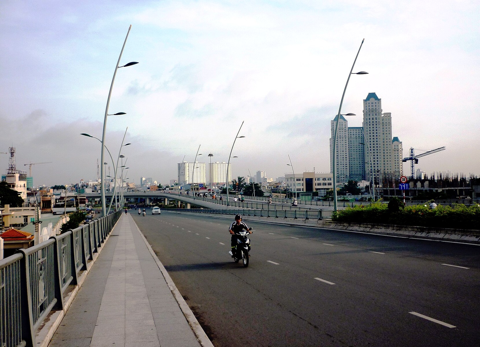 Cầu Thủ Thiêm TP.HCM: nhìn thành phố đổi nhịp qua sông
