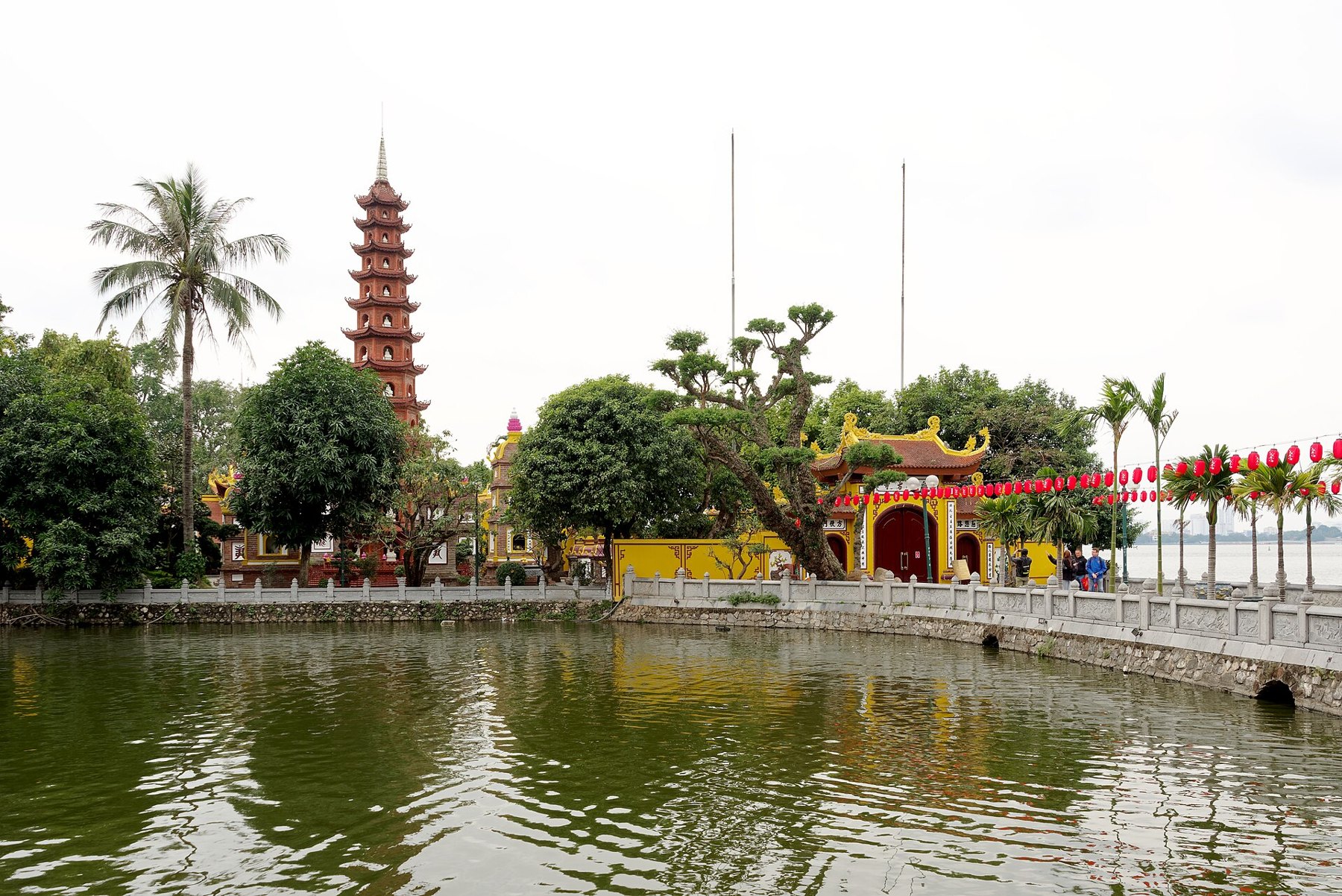 Chùa Trấn Quốc: nên đi lúc nào, dành bao lâu và ghép lịch trình ra sao