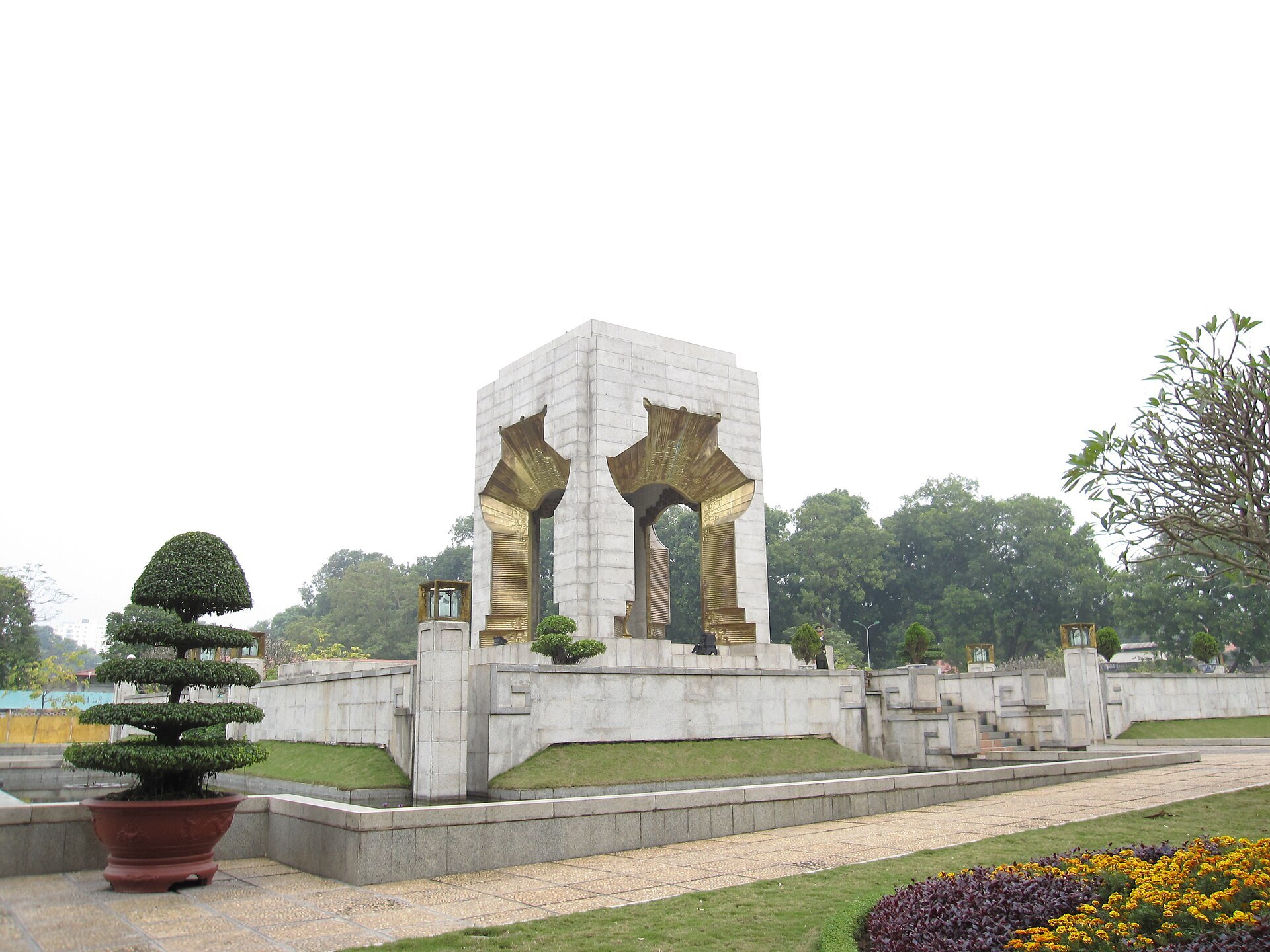 Đài tưởng niệm Bắc Sơn Hà Nội - vì sao nên ghé tại đường Bắc Sơn, Ba Đình, Hà Nội