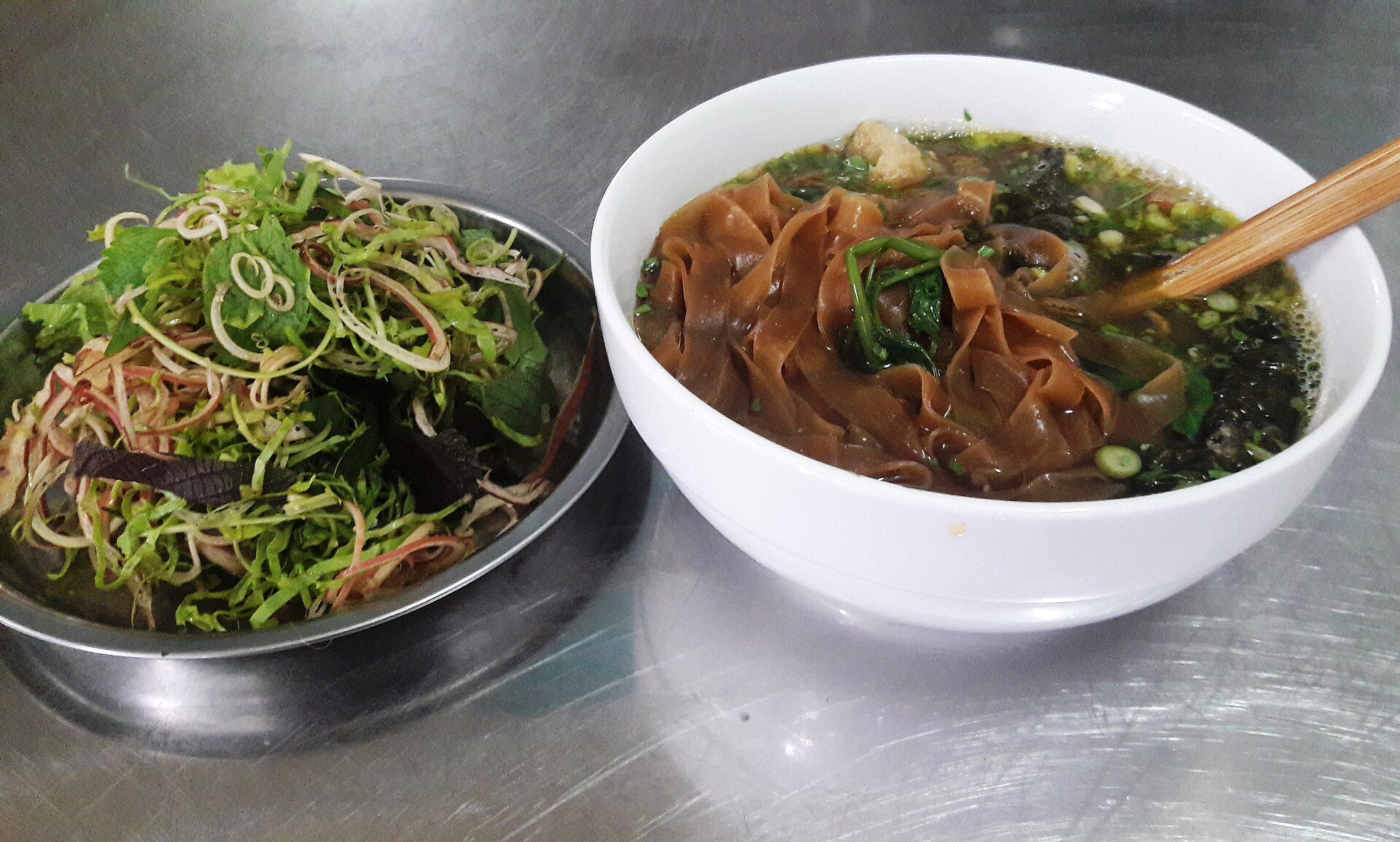 Bánh đa cua Hải Phòng: món của thành phố cảng có cách riêng