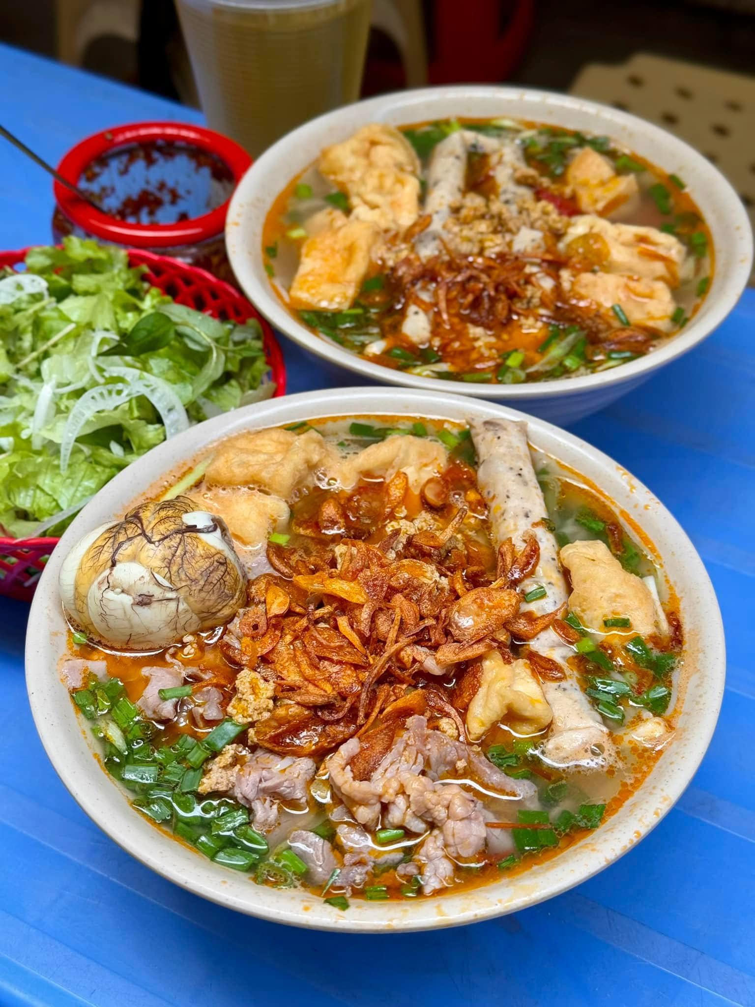 Bún riêu - bún ốc Hà Nội: hai bát ăn mùa thu
