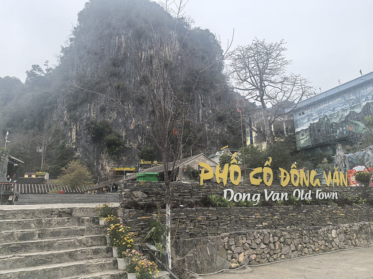 Phố cổ Đồng Văn và chợ phiên Hà Giang: một góc khác của Hà Giang Loop