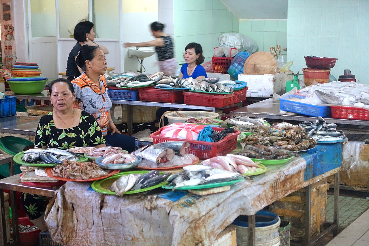 Hải sản Đà Nẵng: từ quán địa phương đến bàn ăn có thiết kế