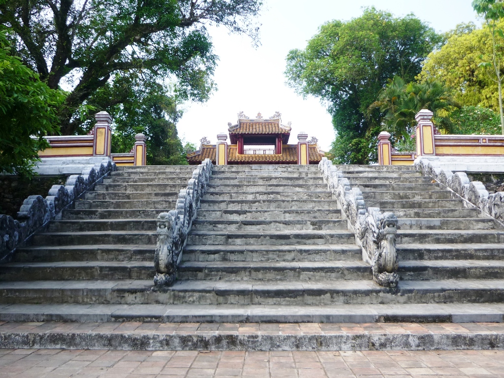 Lăng vua Nguyễn ở Huế: bảy lăng và bảy phong cách kiến trúc