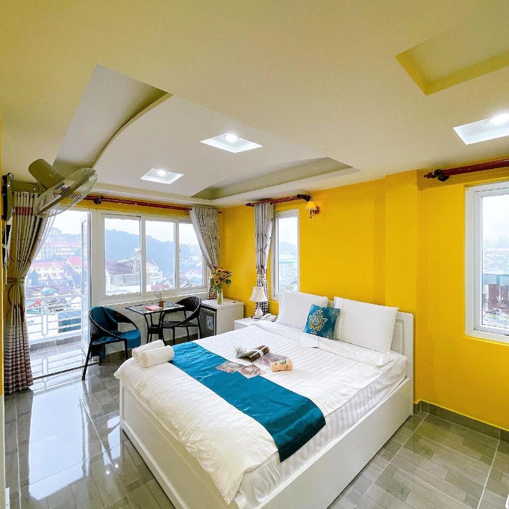 10 Huynh thuc khang, phuong 4