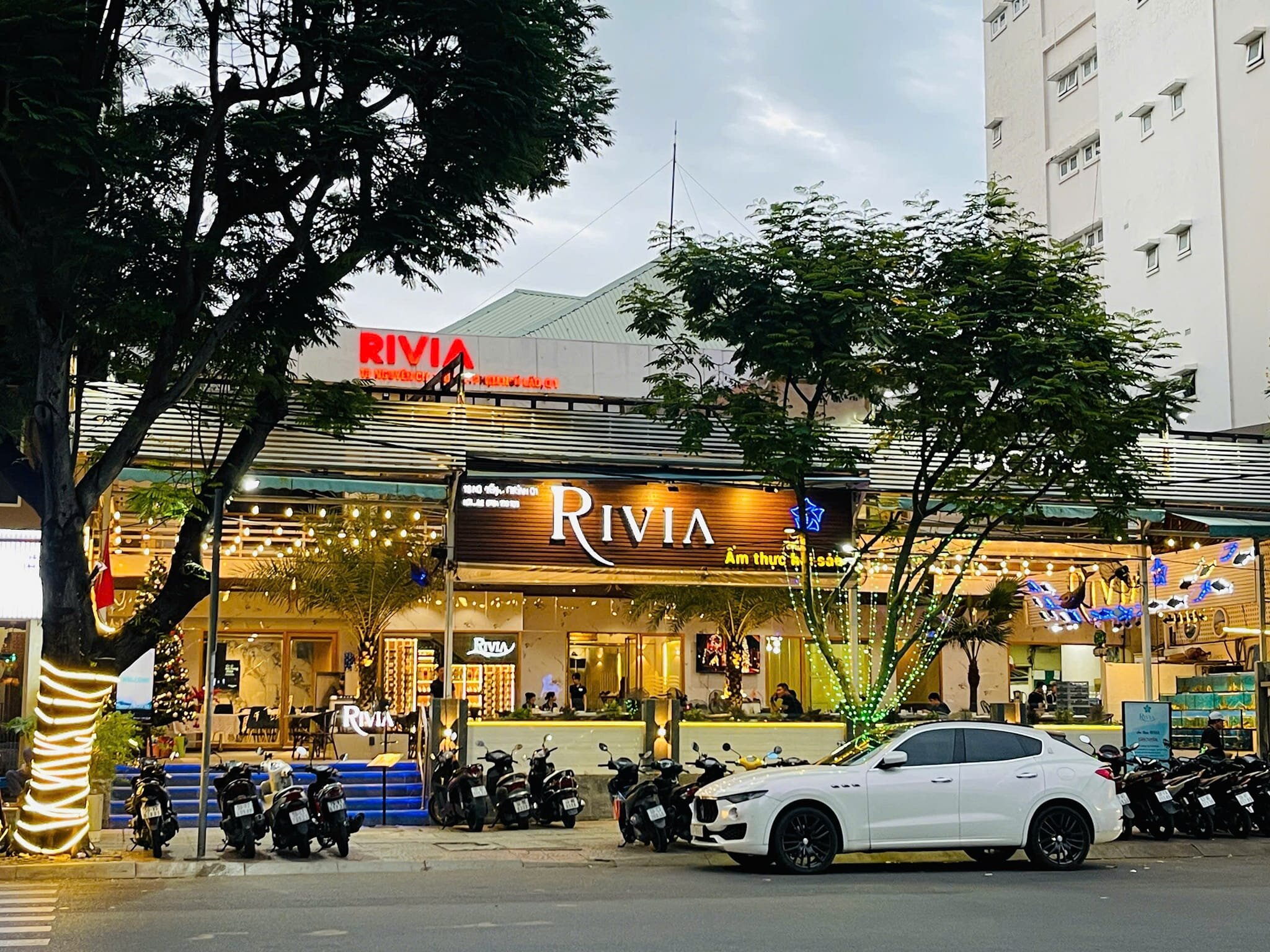 Ẩm Thực RIVIA