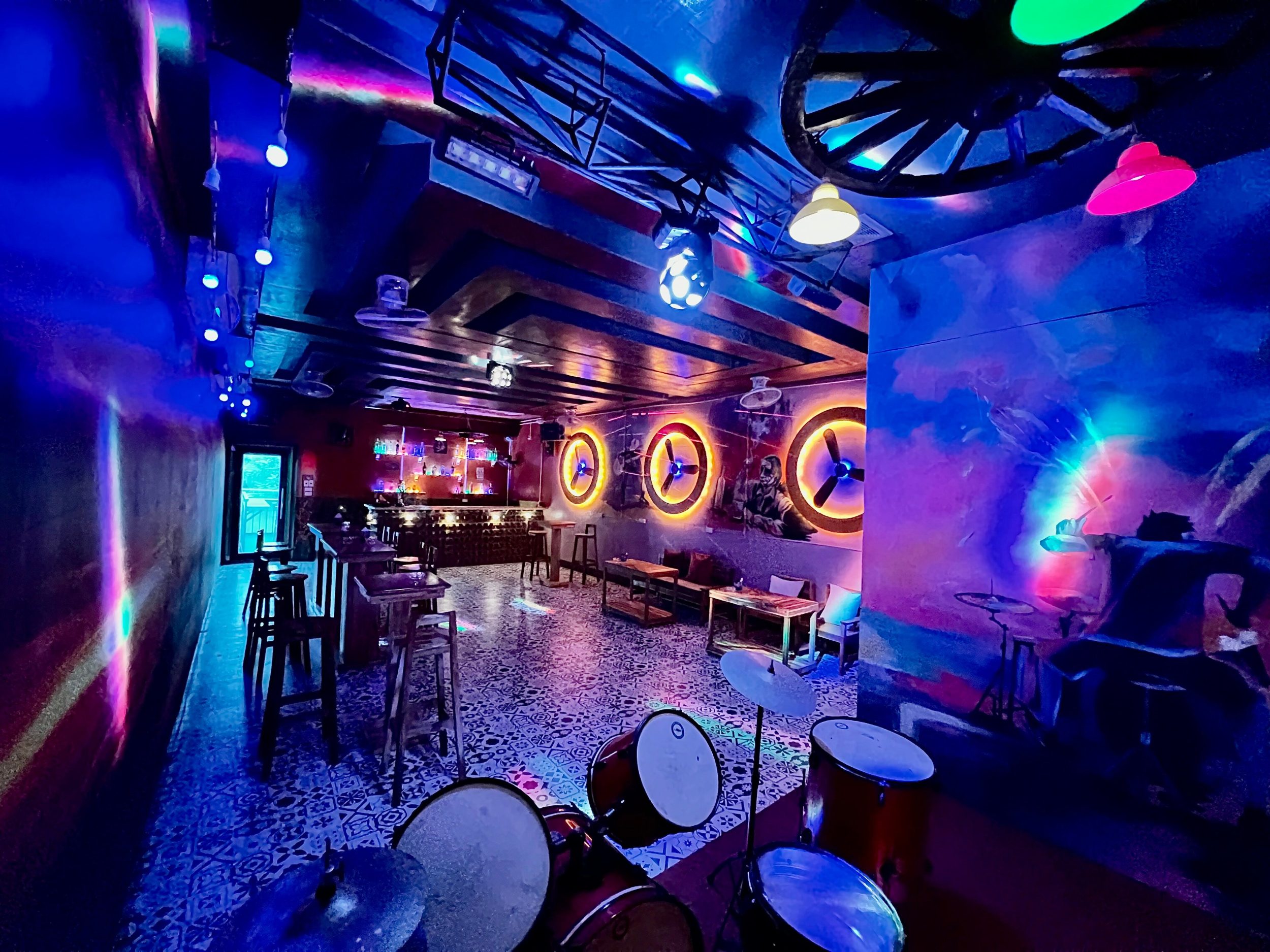 Big Bang Bar - Cocktail, rooftop và nhịp tối ở Ninh Bình