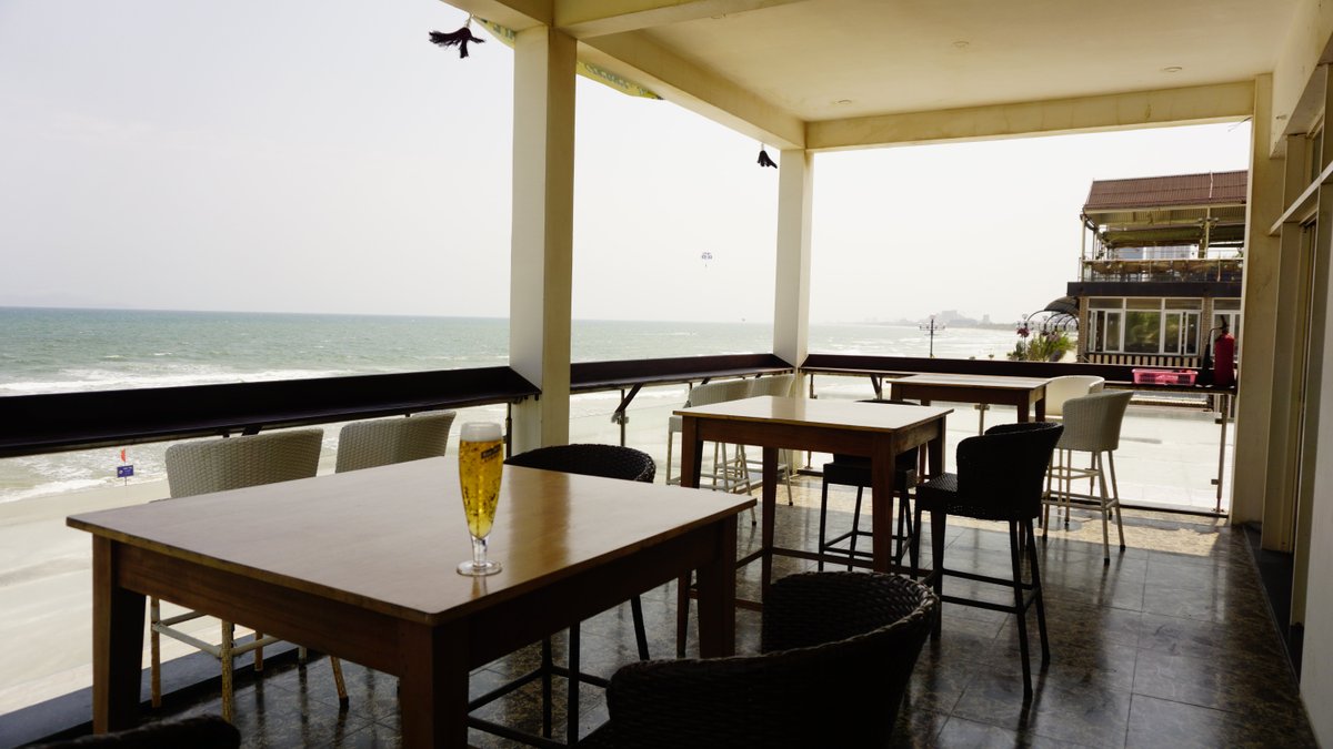 Billabong Pub Da Nang - pub sát biển cho bữa sáng muộn lẫn bia chiều