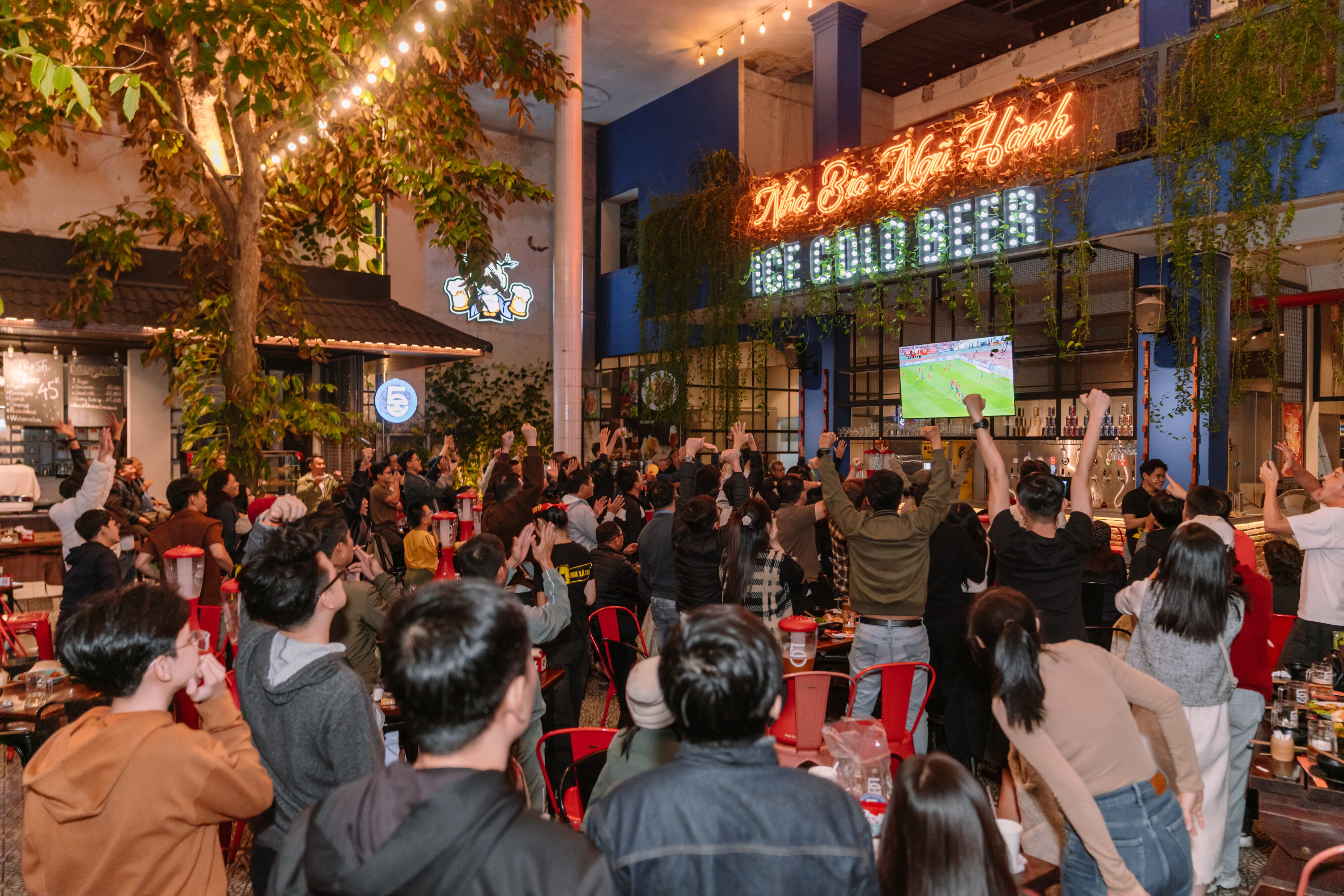 Brewhaha Danang - Quán bia thủ công địa phương - Một địa ch…