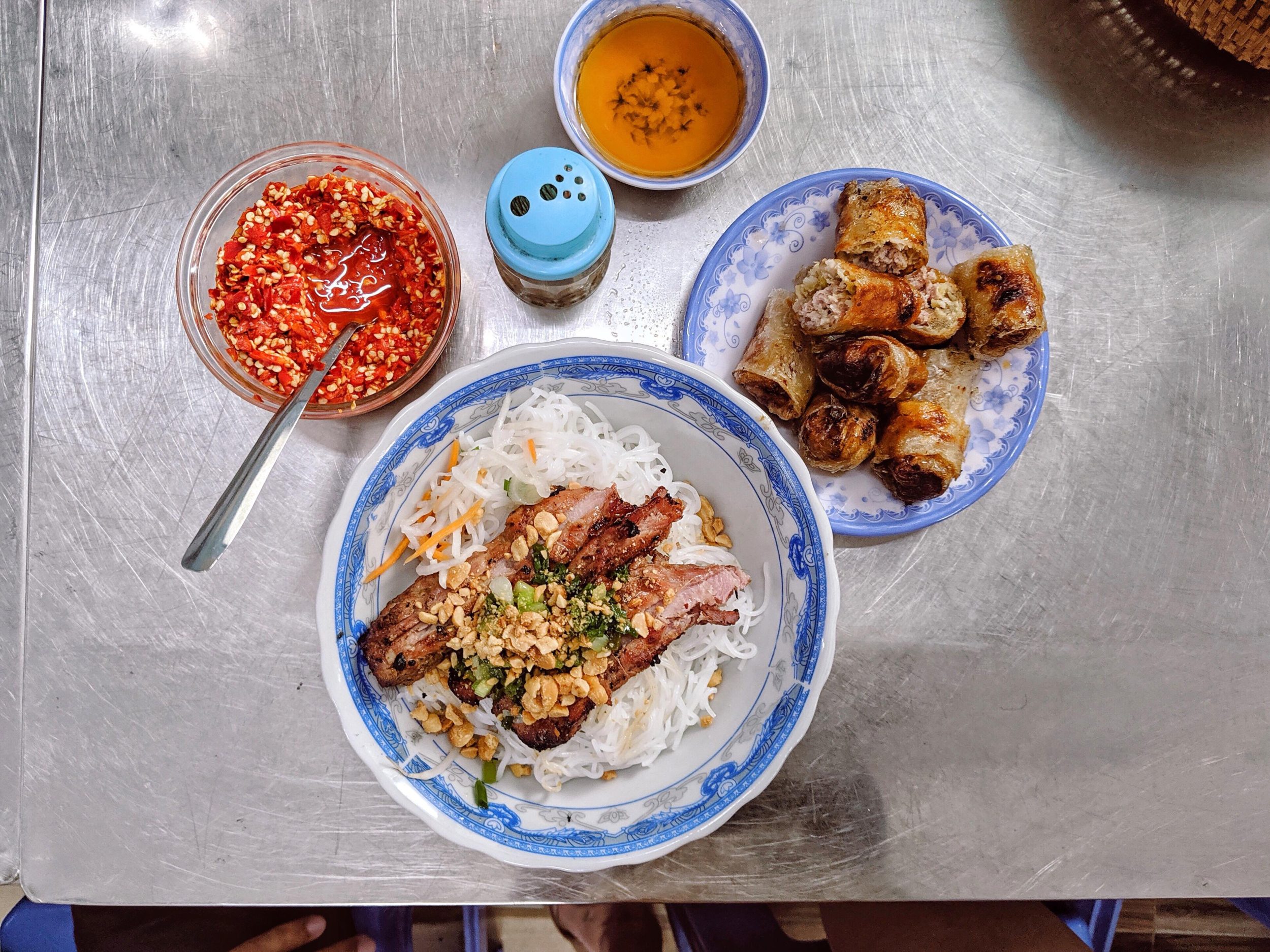 Bún Thịt Nướng Chị Tuyền