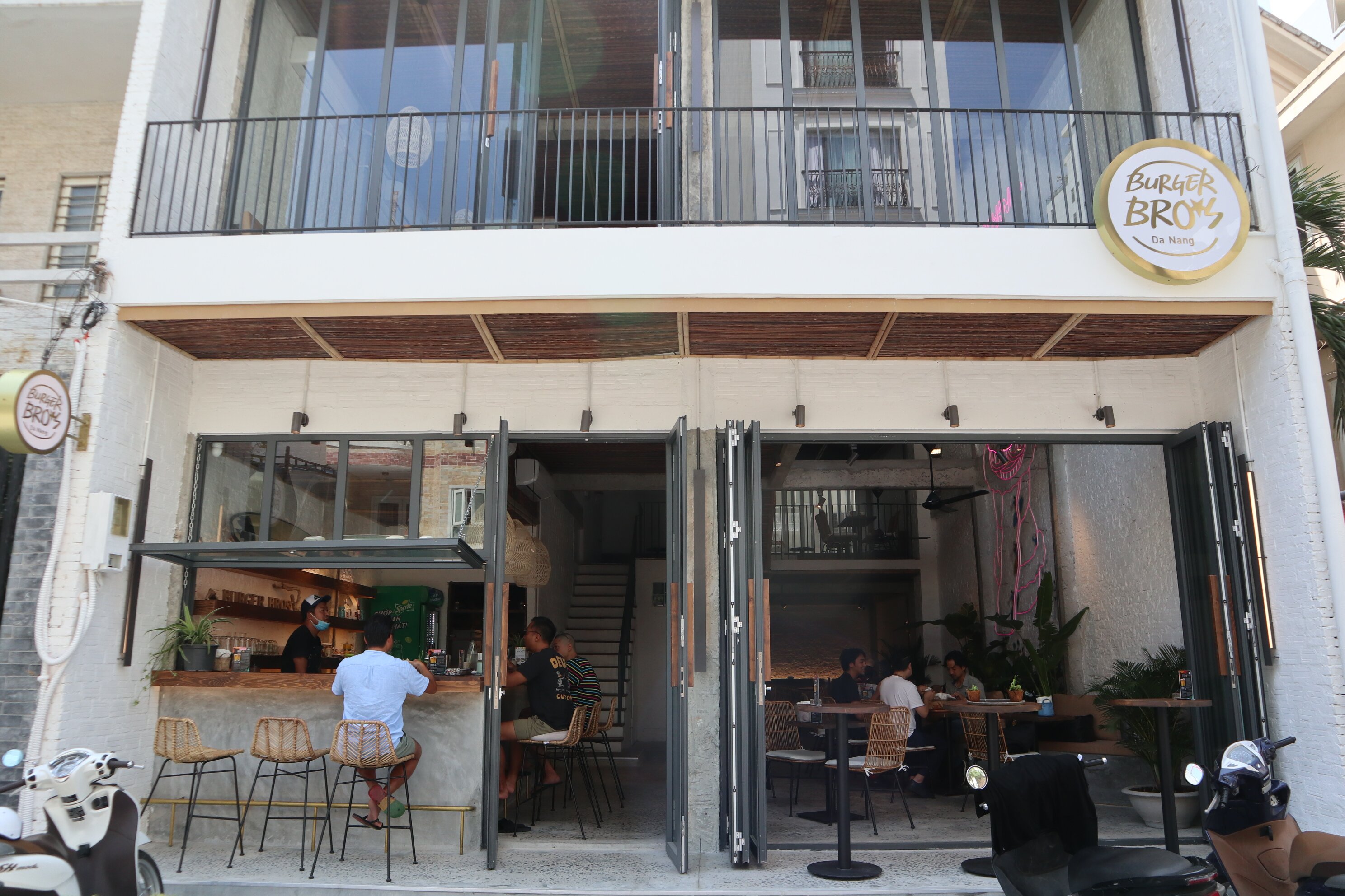 Burger Bros — Burger Mỹ chef Nhật Top 4 Đà Nẵng ở An Thượng