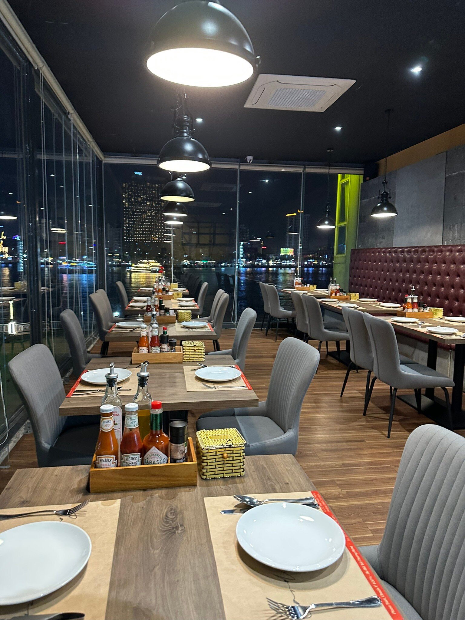 Cardi Pizzeria Bạch Đằng