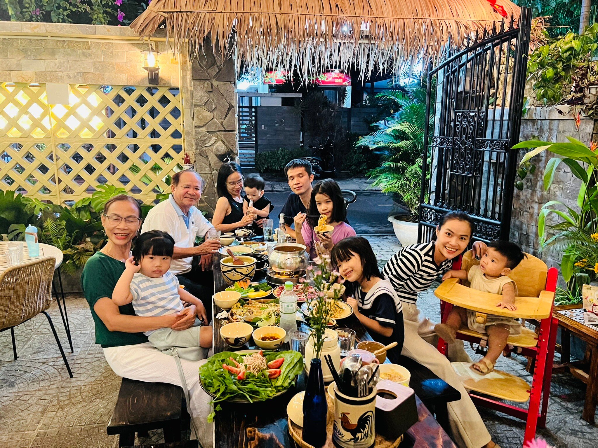 Cơm Bưng Nước Rót