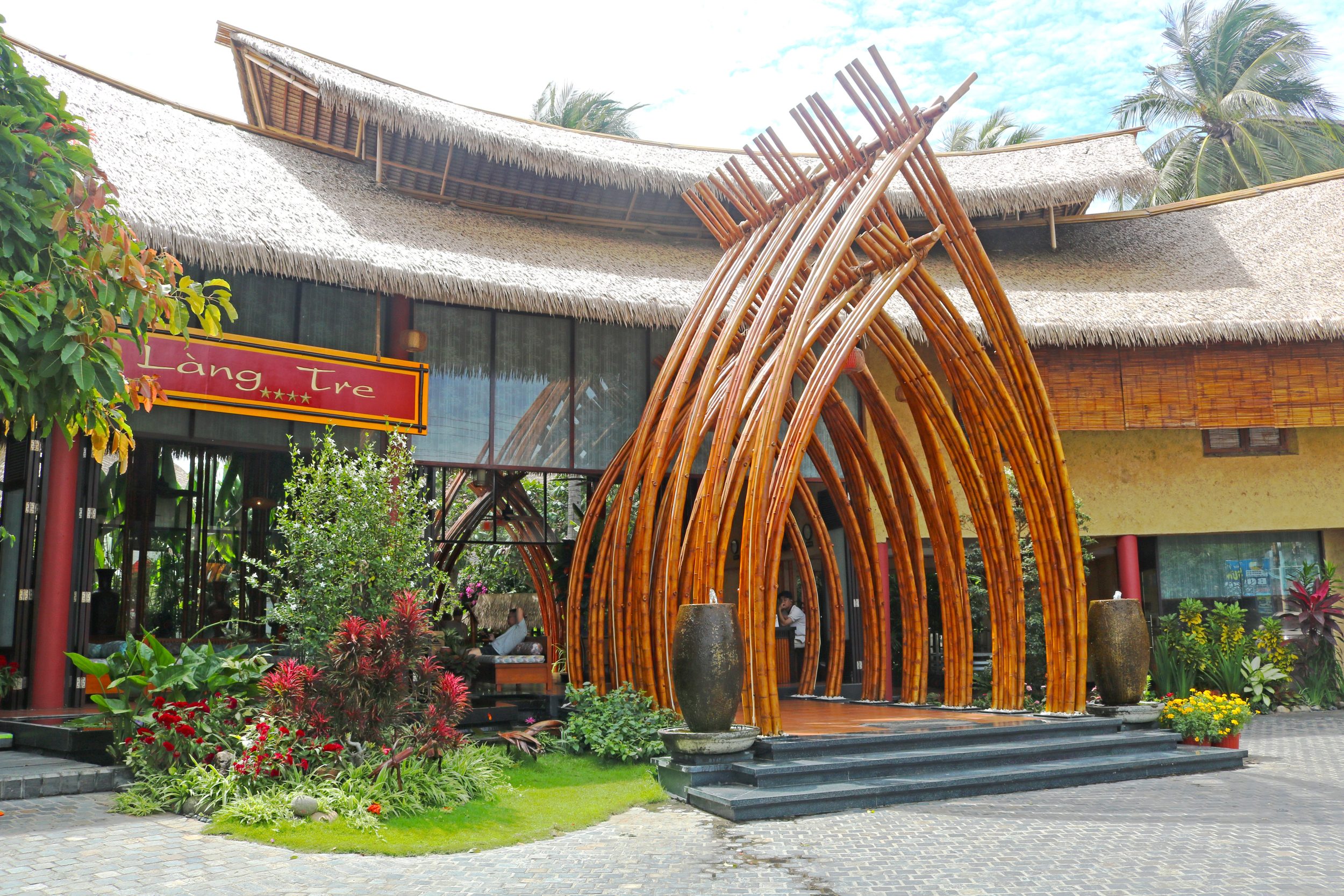 Món ăn hoặc đồ uống tại Golden Sand Saloon