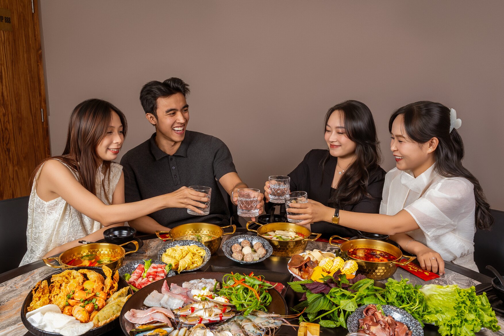 Lục Thiện Môn Buffet Hải Sản