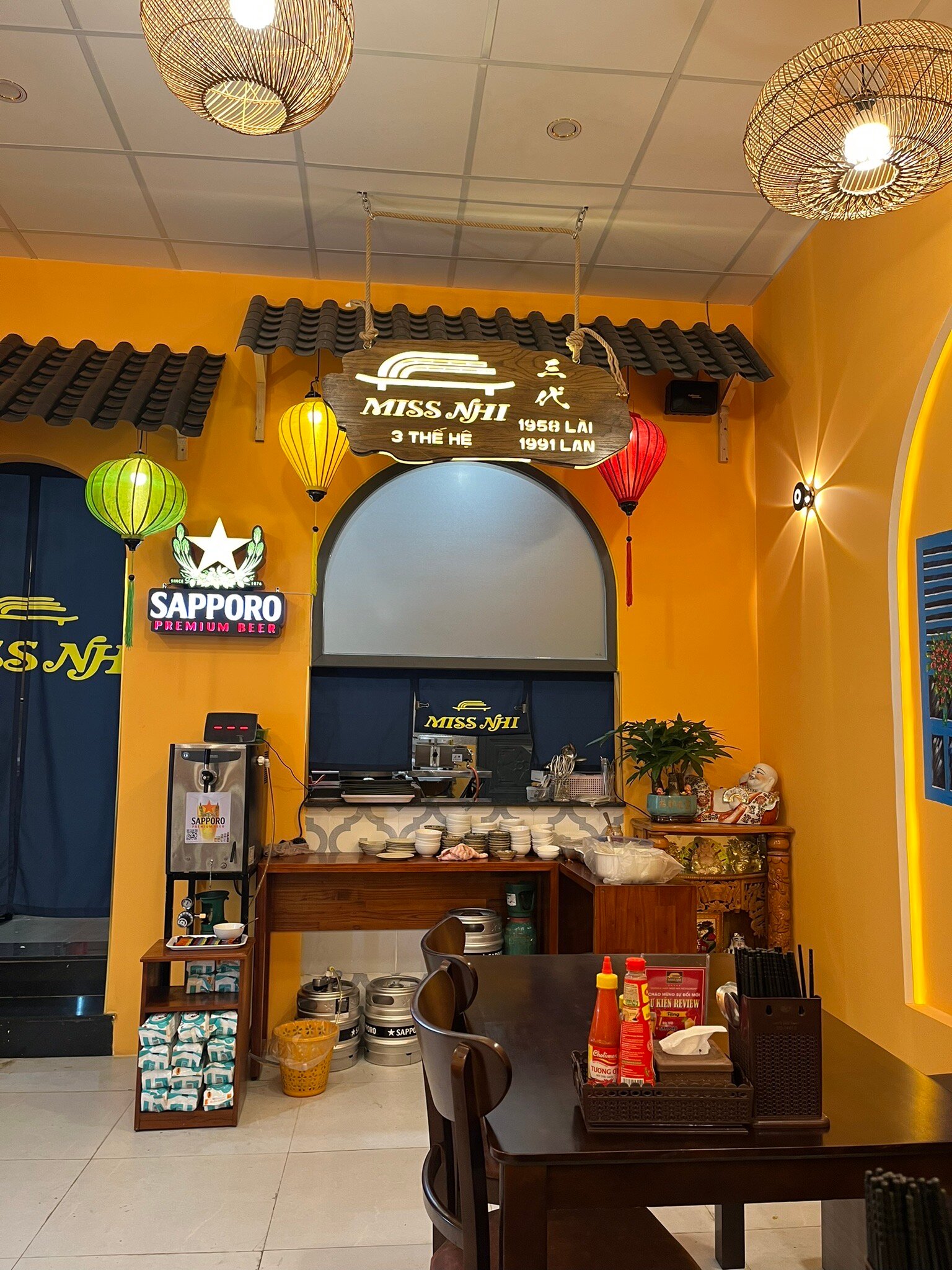 Miss Nhi Da Nang Food Shop