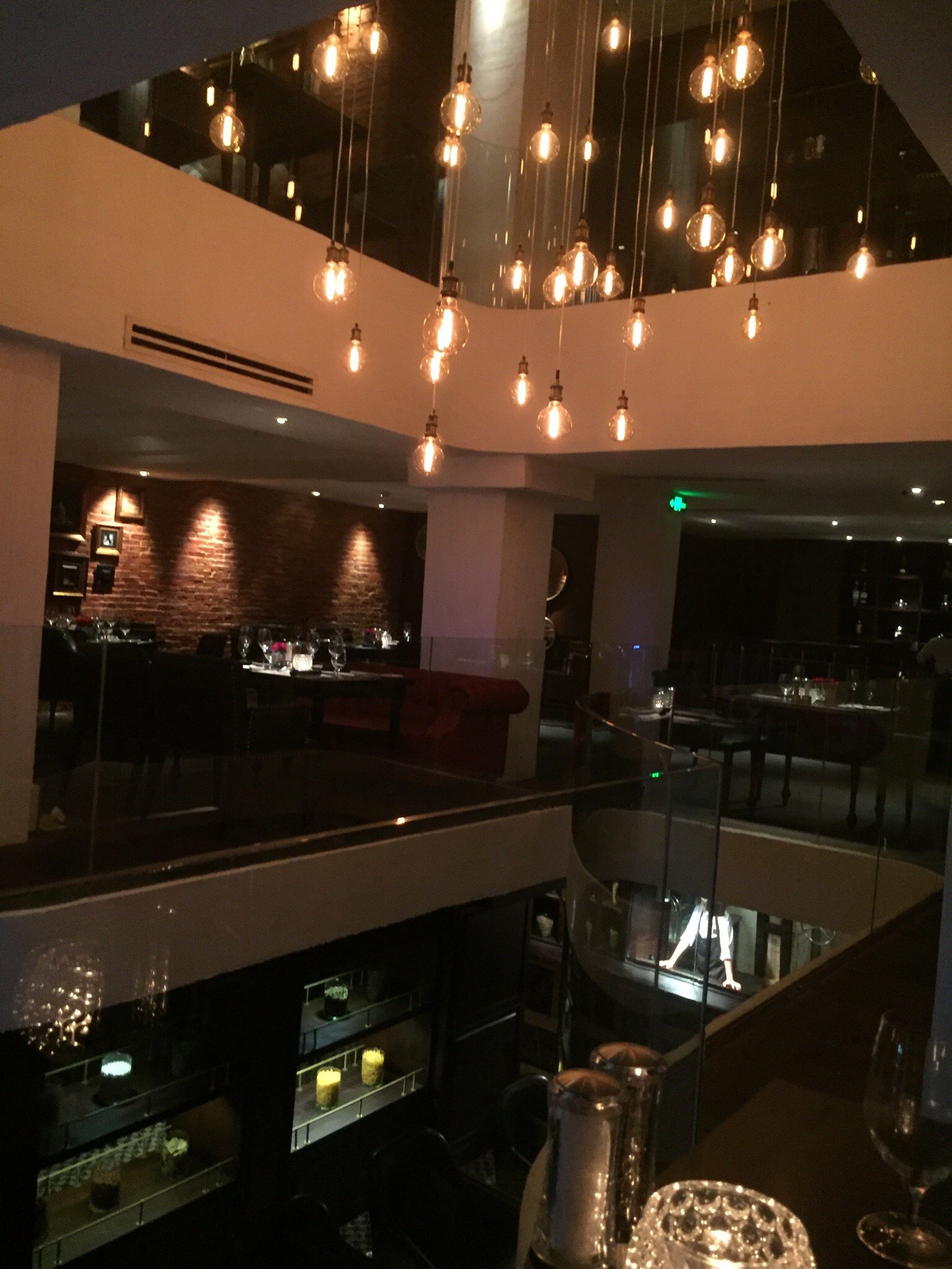 Tầng ăn nhìn ra giếng trời tại Moo Beef Steak Prime, TP. Hồ Chí Minh