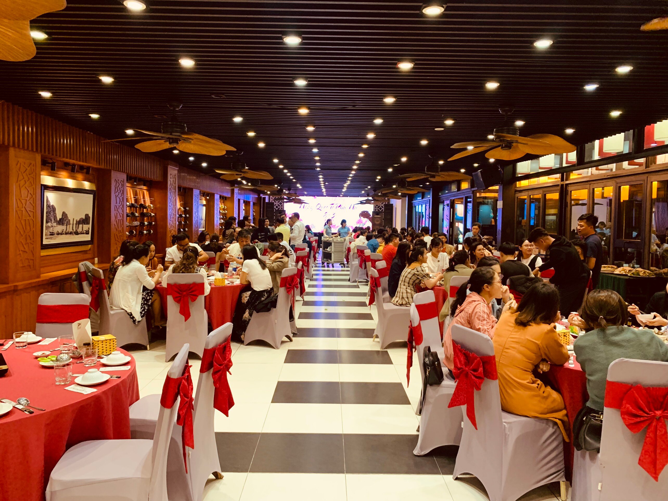 Chi tiết trải nghiệm tại Nhà Hàng Ẩm Thực Làng Chài Hạ Long