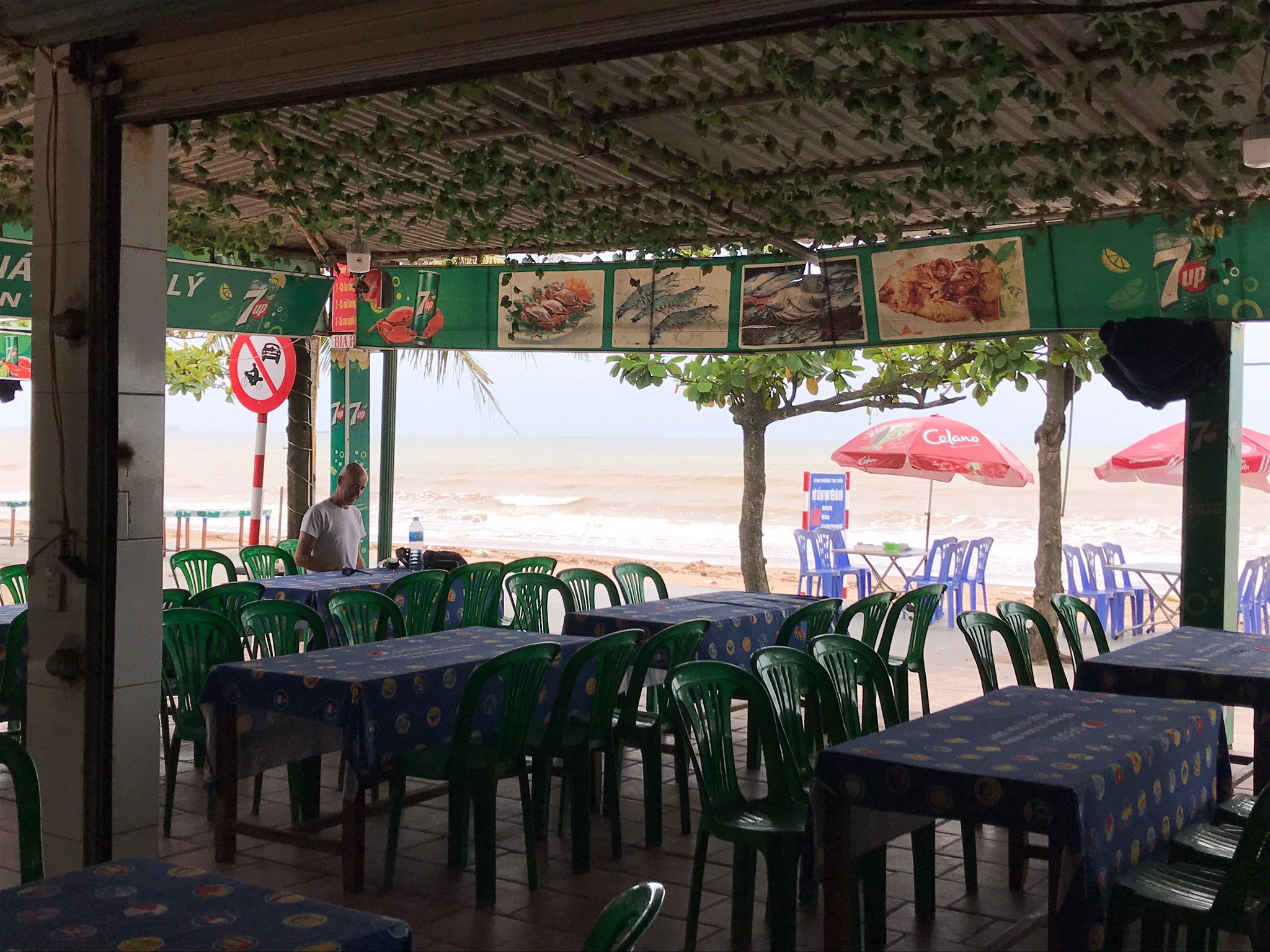 Nhà Hàng Hương Sơn 69 Cửa Lò