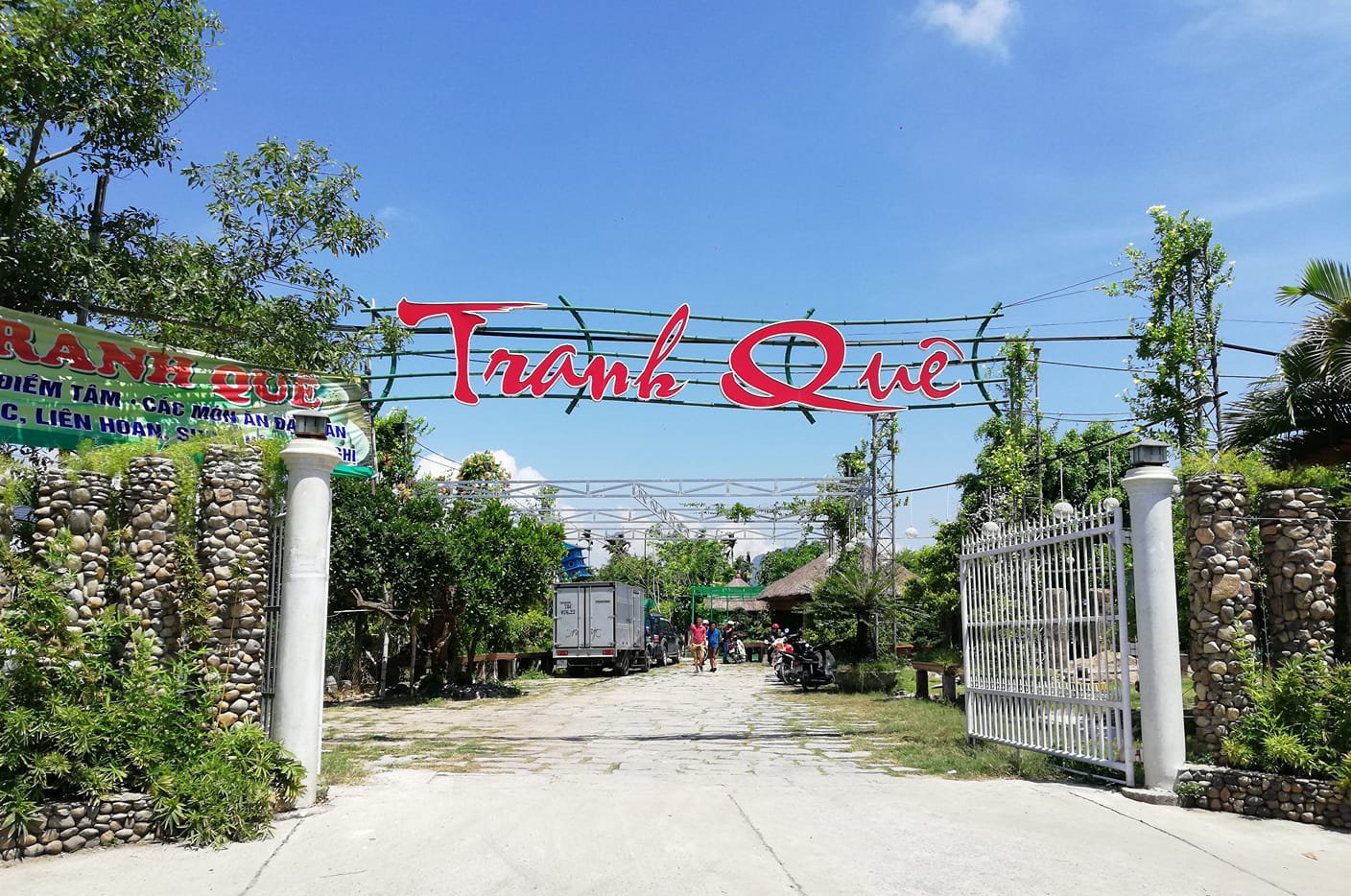 Nhà Hàng Sân Vườn Tranh Quê