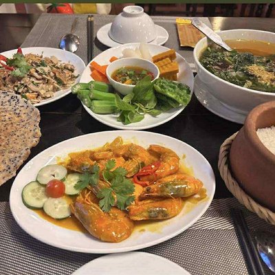 Chi tiết trải nghiệm tại Nhà Hàng Thân Thiện - Com Nieu Nha Ruong