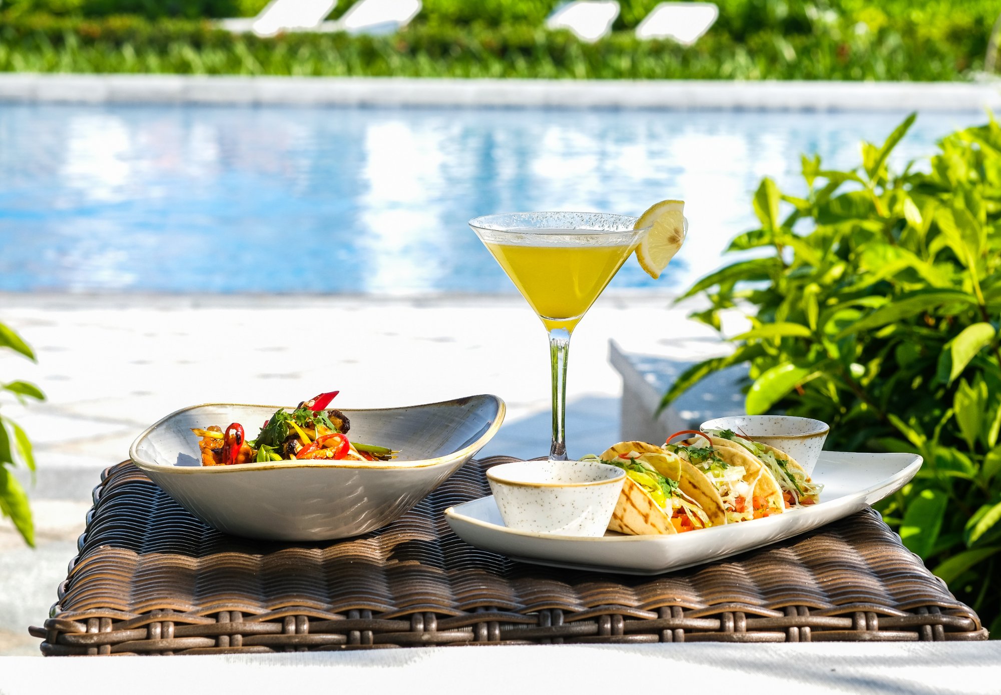 Poolside Bar - Cocktail, rooftop và nhịp tối ở Đà Nẵng