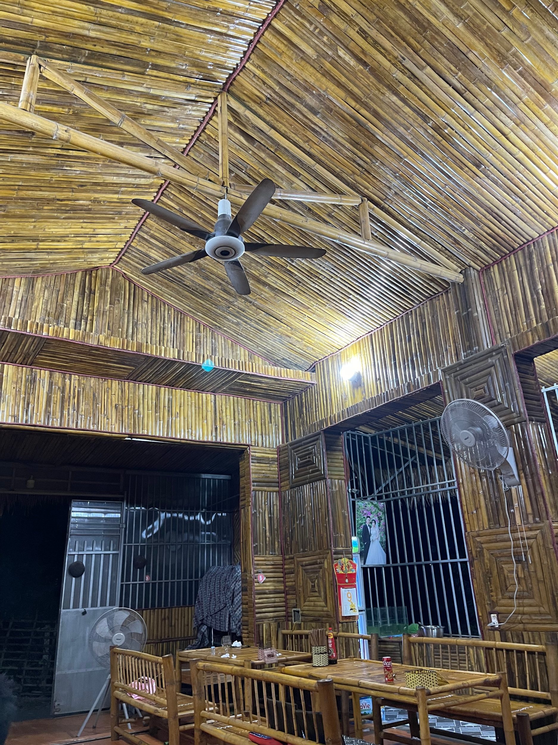 Quán 3 Chị Em