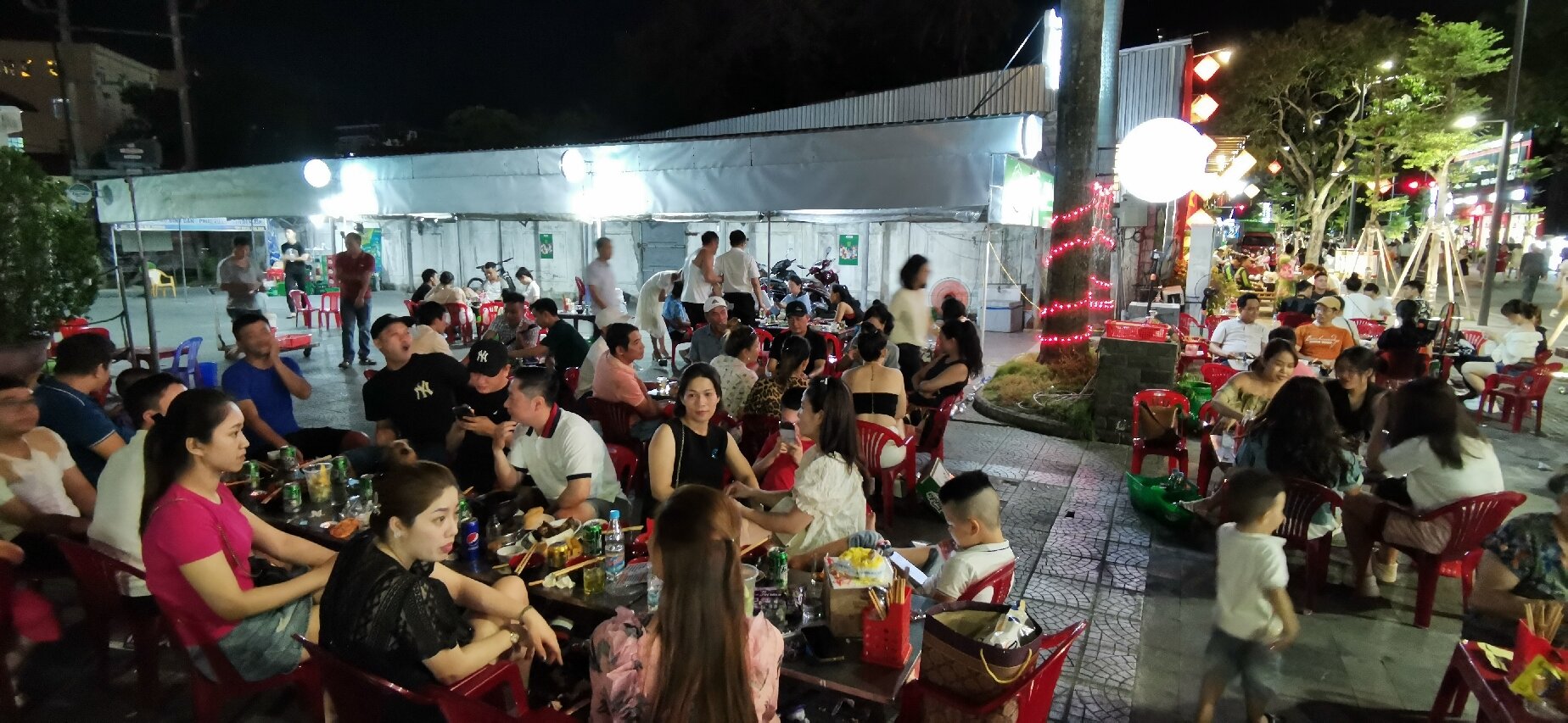 Quán Đỏ