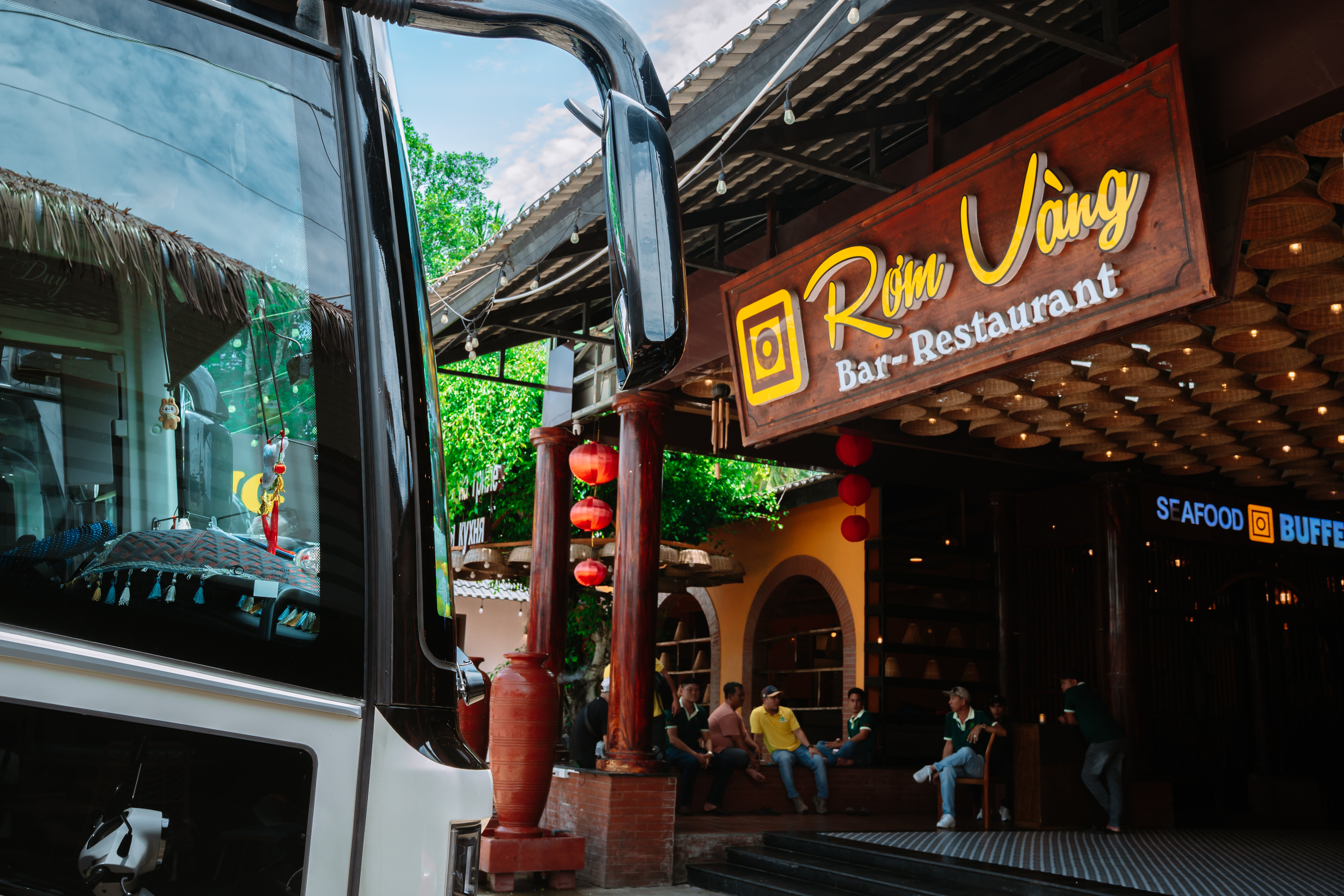 Rơm Vàng Restaurant