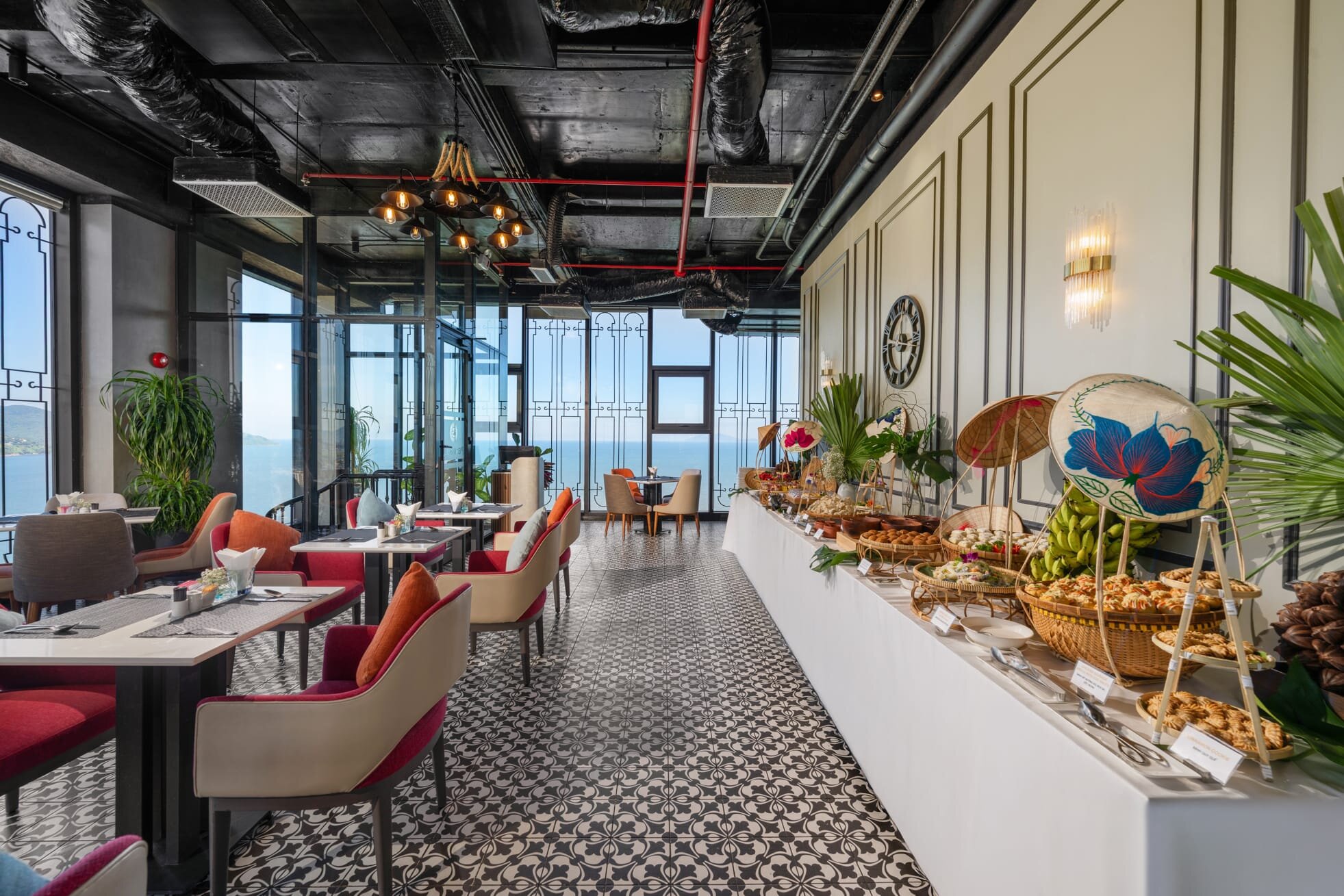 Royale Lounge - Danang Halal Restaurant