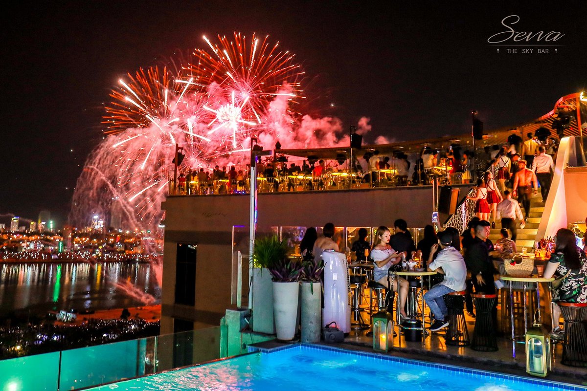 Sevva Sky Lounge - rooftop ngắm skyline ở New Orient Đà Nẵng