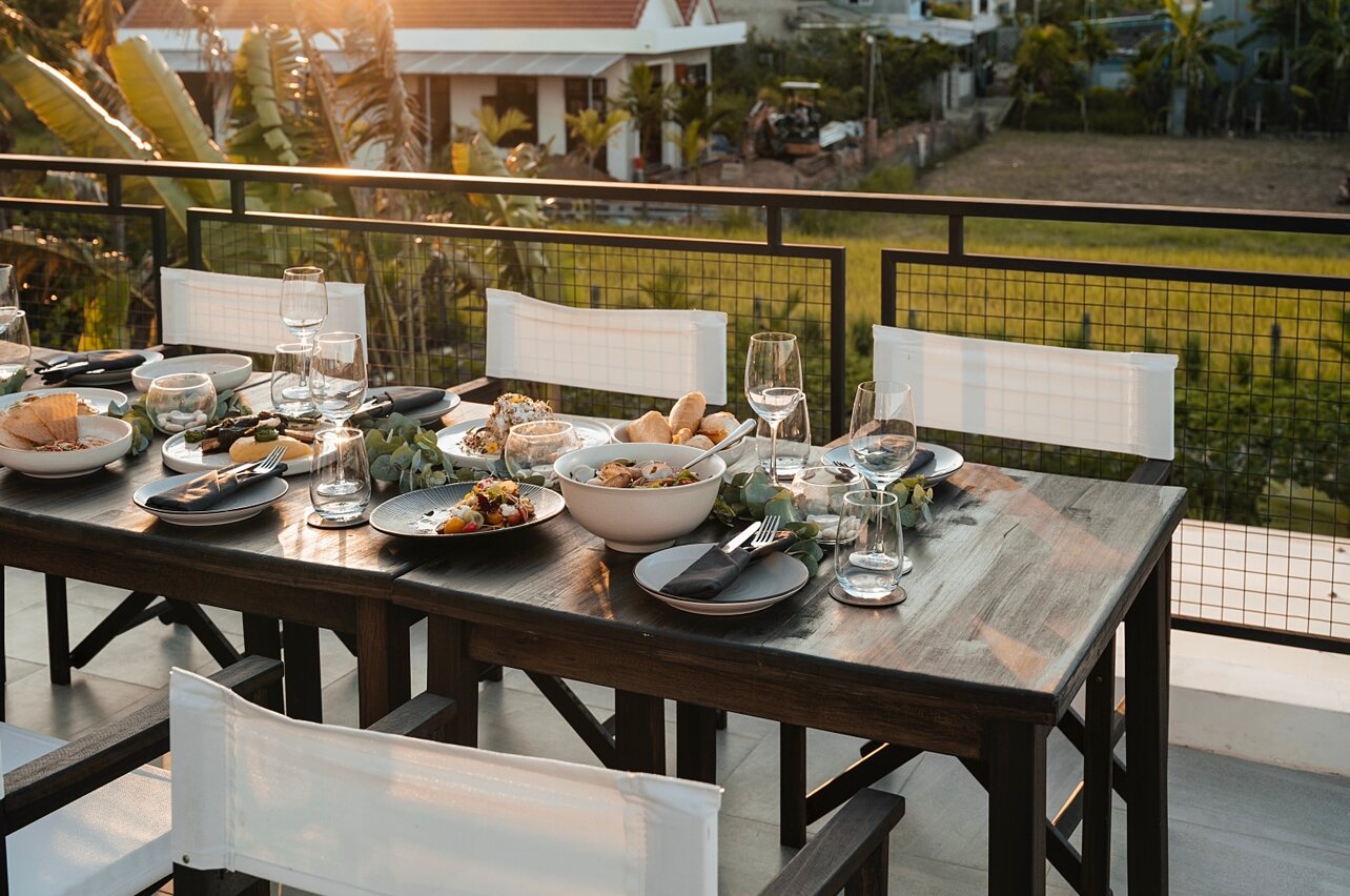 Tok. Bar And Restaurant