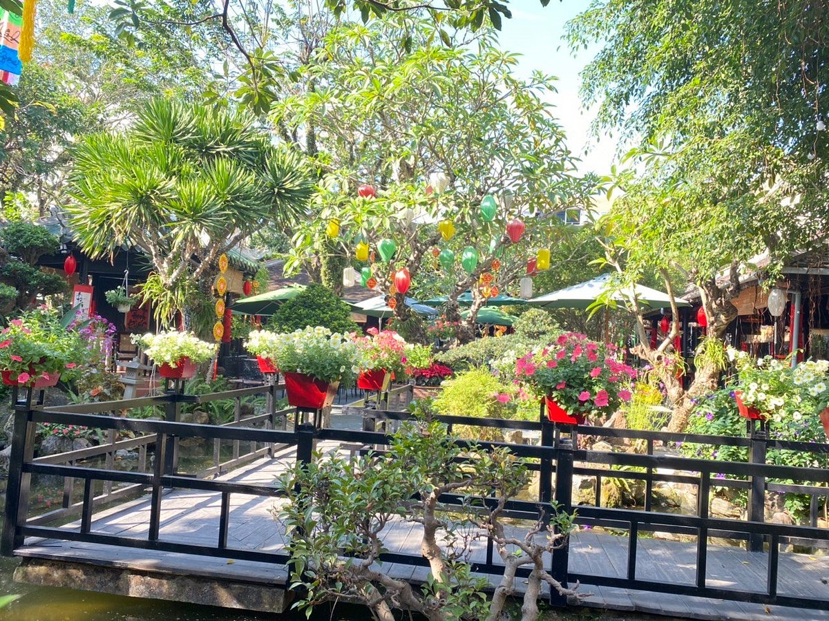 Trúc Lâm Viên Đà Nẵng — Ăn Giữa Rừng Tre Tĩnh Lặng